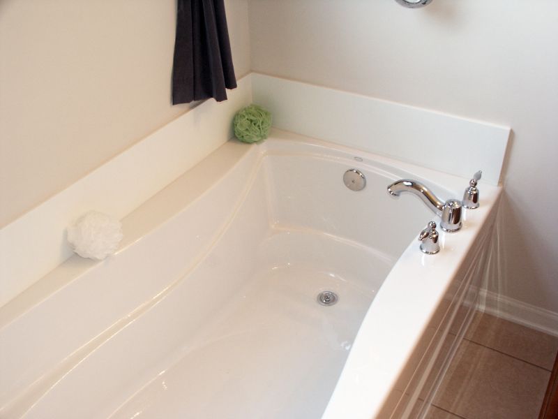 Tub Refinishing detail
